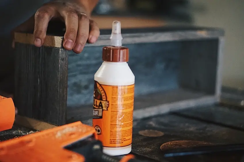 Best Glue for Metal to Wood