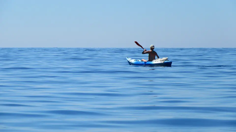 Can You Wax Bottom of Kayak?