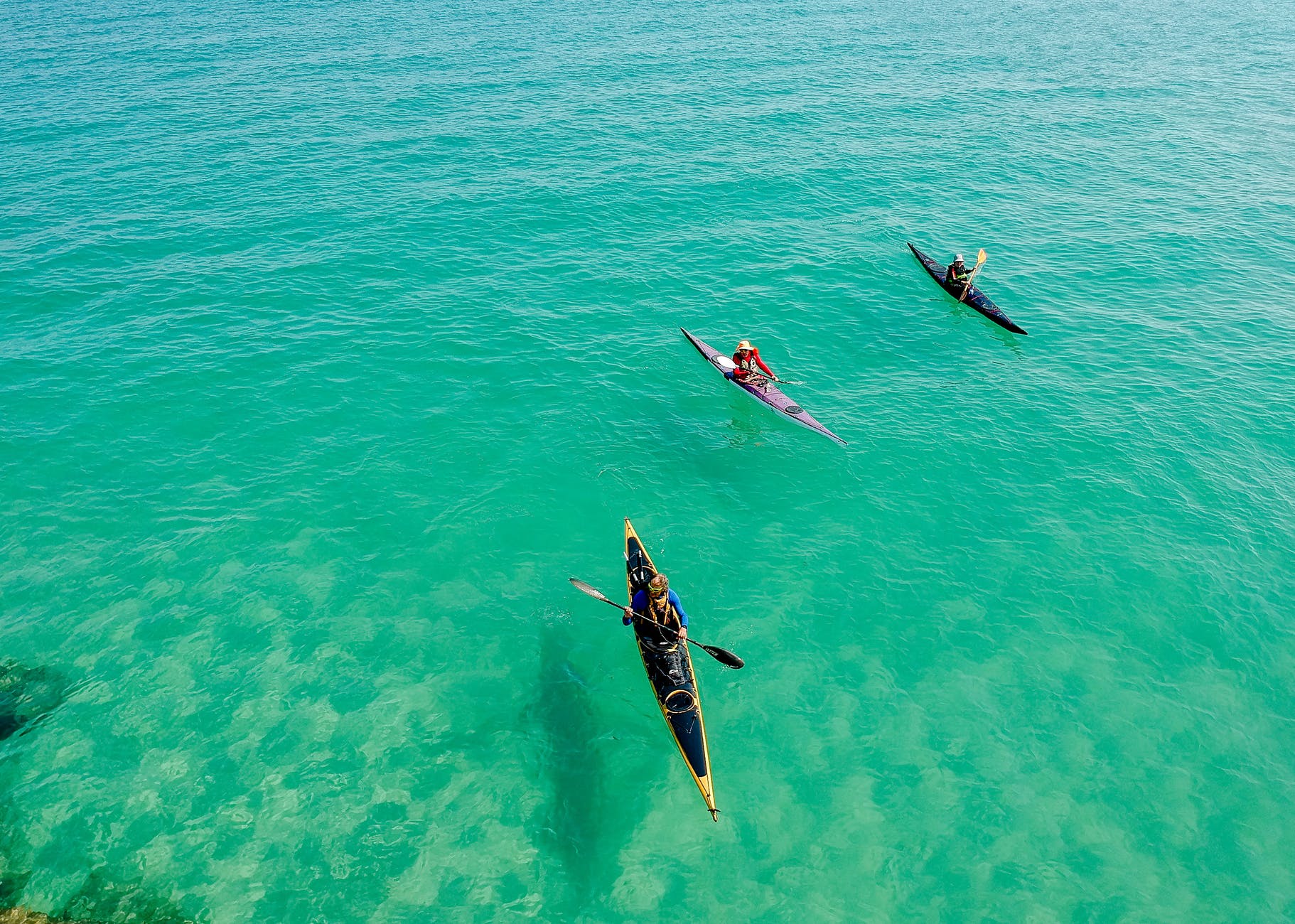 How far can the average person kayak in a day